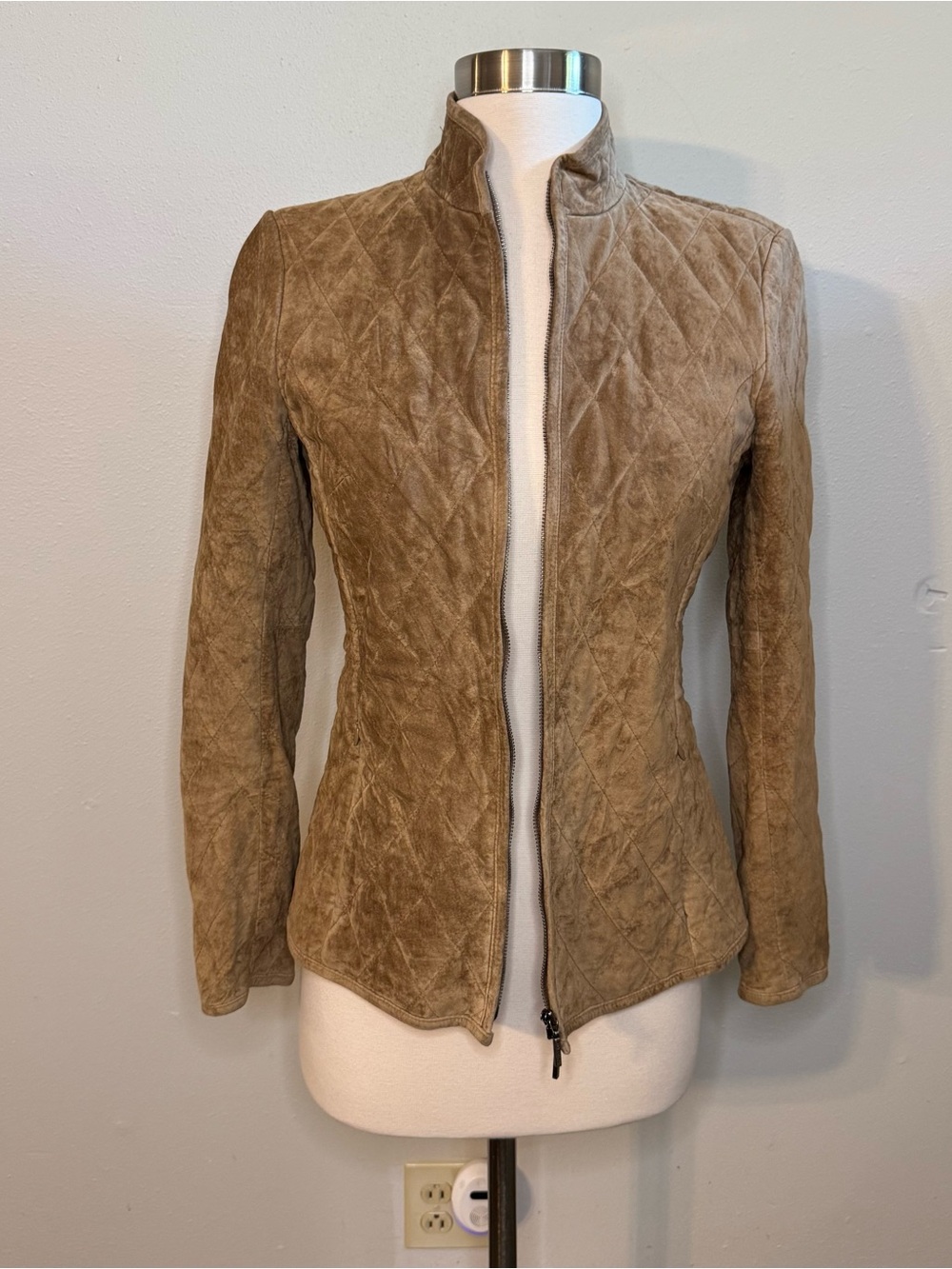 Ann Taylor Quilted Jacket Size XS
Suede Tan camel